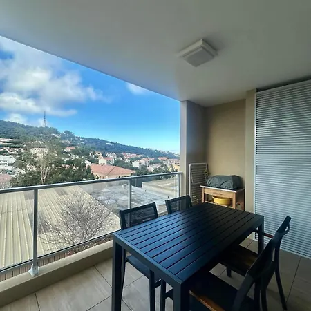Neuf Confortable Apartment